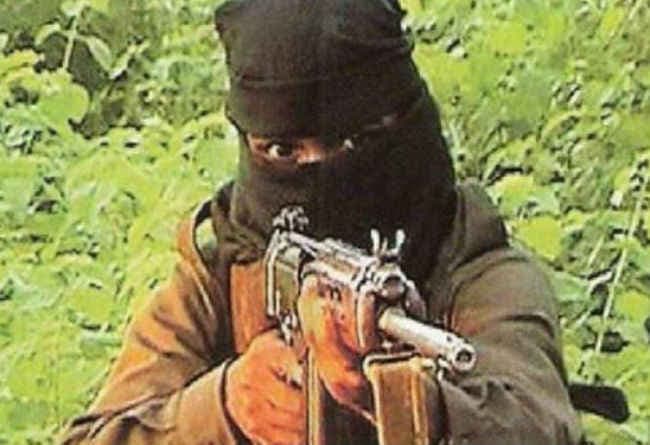 लातेहार में नक्सलियों से मुठभेड़, दो जवान घायल