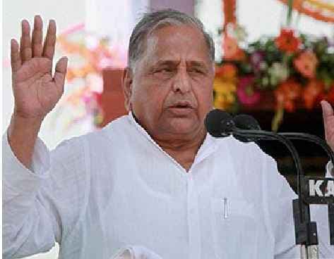 मुलायम ने ली अखिलेश की क्लास