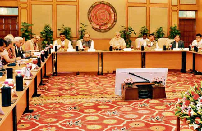 हिचक छोड़ अपना निवेश बढ़ाएं निजी क्षेत्र