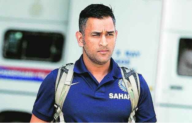 भगवान विष्णु के रूप में दिखाये जाने के मामले में धौनी ने SC का दरवाजा खटखटाया