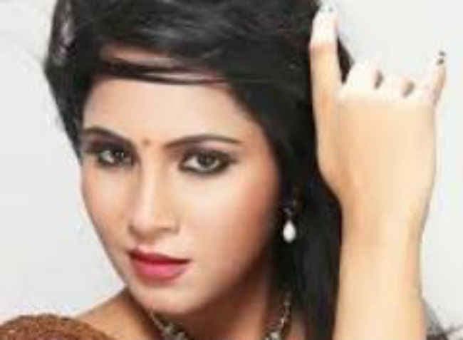 अफरीदी से शादी करेंगी मॉडल अर्शी खान ?