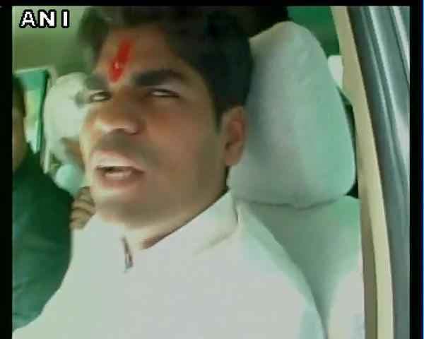 रामगोपाल यादव व अक्षय यादव की सफाई : हमारा इंजीनियर यादव सिंह से रिश्ता नहीं