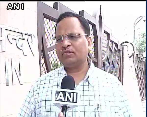 डेंगू पीडित बच्चे की मौत मामले में दिल्ली सरकार ने दो अस्पतालों को जारी किया नोटिस