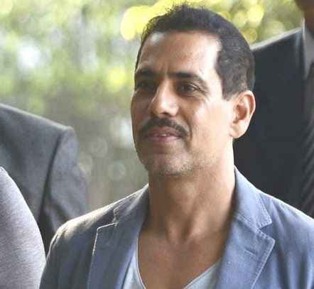 वीवीआईपी लिस्‍ट से बाहर हुए वाड्रा, अब एयरपोर्ट पर ली जाएगी उनकी भी तलाशी