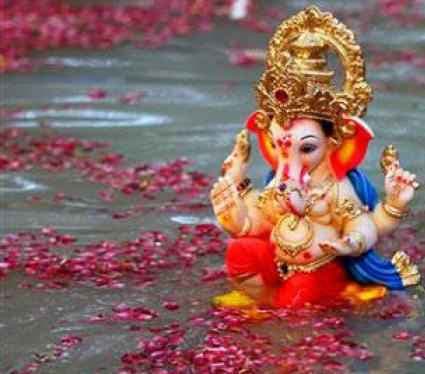 बॉलीवुड ने दी गणेश चतुर्थी की शुभकामनाएं