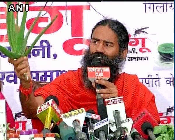 बाबा रामदेव ने खोज निकाला डेंगू का इलाज