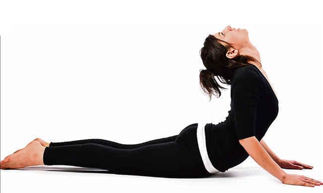 पीठ को लचीला बनाता है भुजंगासन