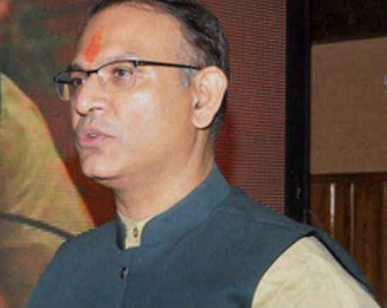 रिजर्व बैंक के लिये नीतिगत पहल करने का अनुकूल माहौल : जयंत सिन्हा