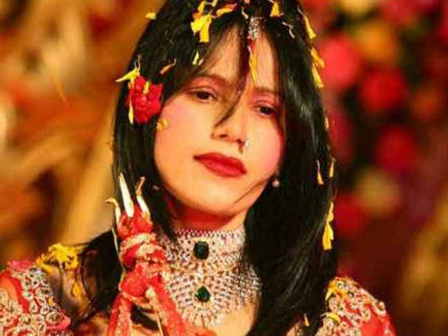 राधे मां पर सेक्‍स रैकेट चलाने के लगे आरोप पर हाई कोर्ट ने मांगा हलफनामा