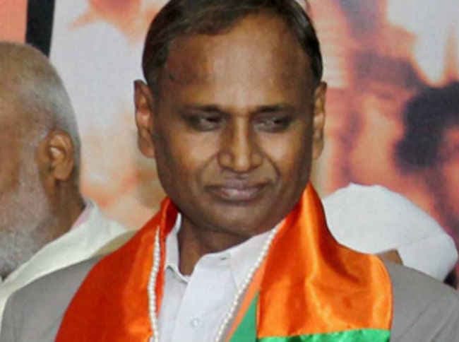 भाजपा सांसद उदितराज के पीएस ने उत्तर पश्चिम दिल्‍ली के डीएम को पीटा, FIR