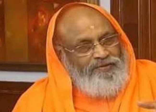 पीएम नरेंद्र मोदी के गुरु स्वामी दयानंद को दी गयी भू समाधि