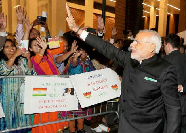 नरेंद्र मोदी ने सीइओ से कहा : शासनात्मक सुधार पहली प्राथमिकता