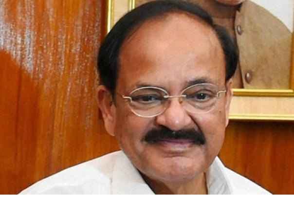 वेंकैया नायडू ने साधा नेहरु- गांधी परिवार पर निशाना