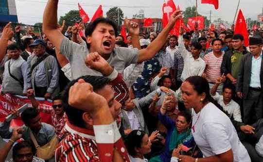 नेपाल प्रदर्शन: नेपालगंज सीमा पर झडप, नौ लोग घायल