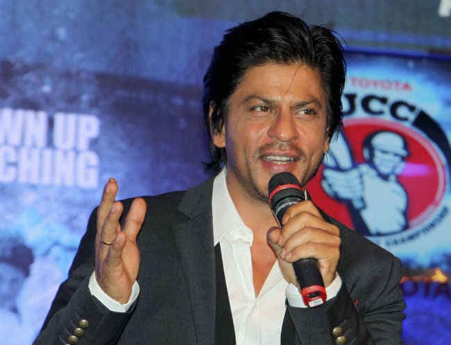 ‘ऐ दिल है मुश्किल'' के सेट पर करण-रणबीर से मिले शाहरुख