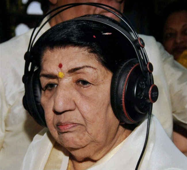 जन्‍मदिन विशेष : सुनें लता मंगेशकर के 10 सुपरहिट गाने