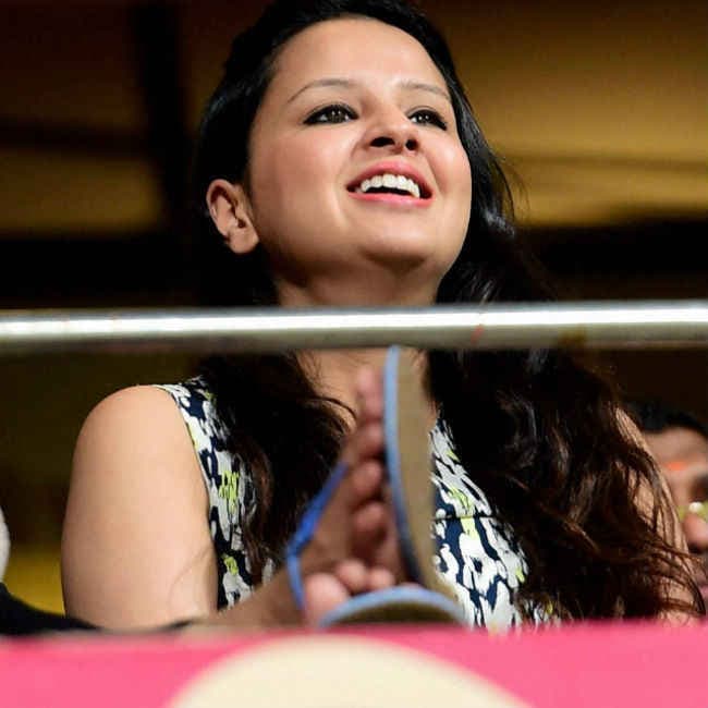 महेंद्र सिंह धौनी ने पत्नी के नाम खरीदी प्रापर्टी