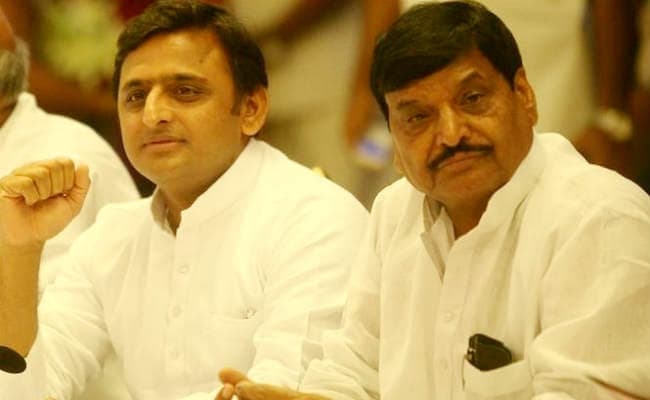 देखें, कैसे भिड़े मुख्‍यमंत्री अखिलेश यादव और शिवपाल