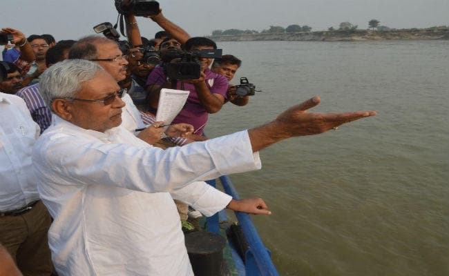 पटना ना हो जलजमाव, सीएम नीतीश ने अधिकारियों को सतर्कता के साथ तैयारी के दिये निर्देश