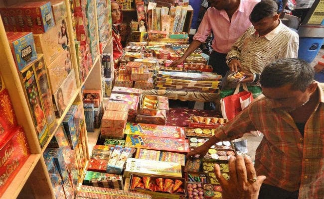 इस दीपावली पर फूटेंगे मोदी बम और अमर सिंह फूलझड़ी