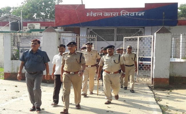 सीवान जेल में घंटों छापेमारी, शहाबुद्दीन के वार्ड की भी तलाशी