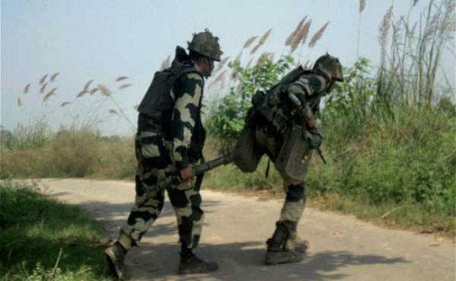 जम्मू-कश्‍मीर : कुपवाड़ा के कंडी इलाके में सुरक्षाबलों और आतंकियों के बीच मुठभेड़ जारी