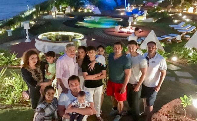सलमान ने फैमिली संग गोवा में मनाई दिवाली, देखें तस्‍वीरें...