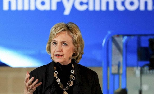 हिलेरी की मुश्किलें बढ़ीं, FBI इमेल की समीक्षा करेगी