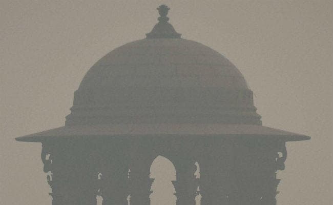 दिवाली के पटाखों ने दिल्ली की हवा में घोला जहर