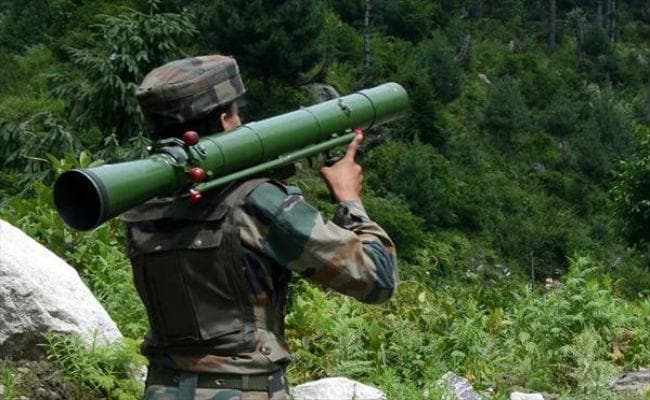 जम्मू कश्मीर के रजौरी सेक्टर में सीमा पार से गोलीबारी में एक जवान शहीद : सेना