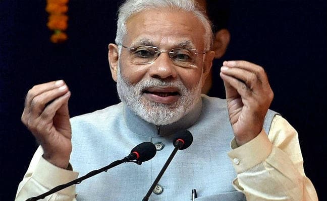 मैं समझता हूं कि मंच पर बैठे लोग गंभीर है, लेकिन आप मुस्कुरा सकते हैं : मोदी