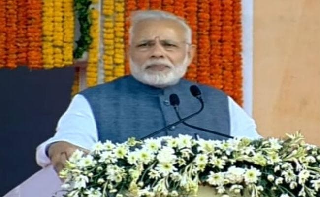 छत्तीसगढ़ के राज्योत्सव में बोले मोदी, प्रदेश का भाग्य बदलने में जुटे हैं रमन सिंह