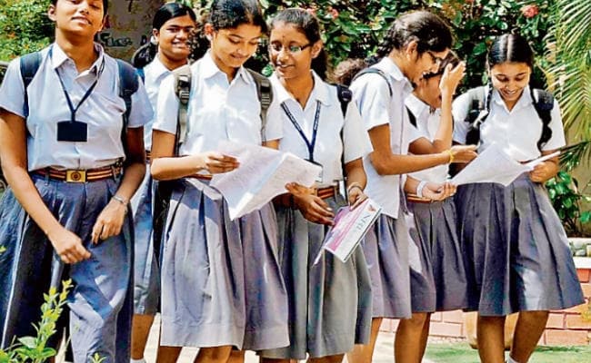 एक घंटा देर से खुलेंगे स्कूल कई ने बदला अपना समय