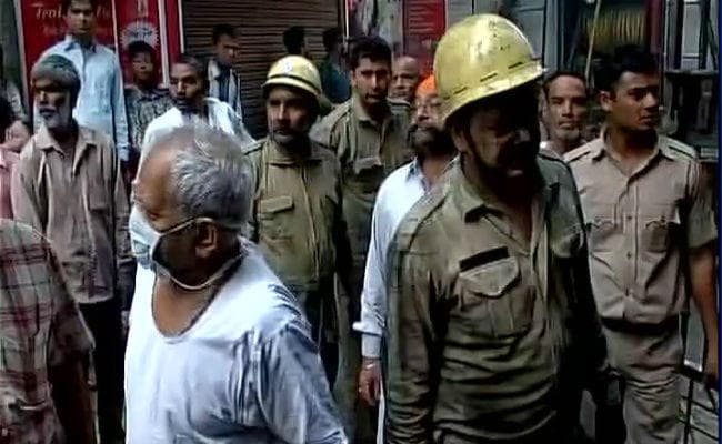 दिल्ली: शहादरा में चार मंजिला इमारत में लगी आग, तीन की मौत