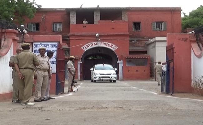 गया : सेंट्रल जेल में छापेमारी, कैदी वार्ड की गहन जांच