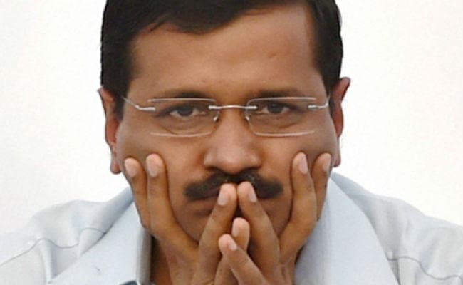 चुनाव आयोग ने आम आदमी पार्टी के 27 विधायकों को जारी किया नोटिस