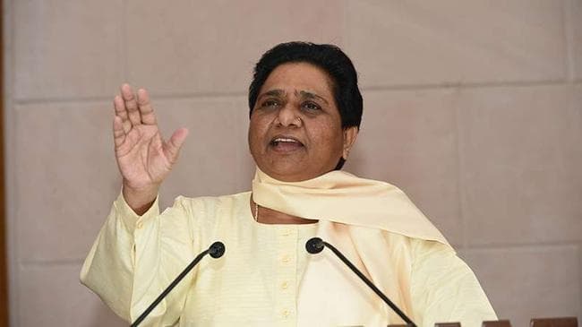 पिता के पदचिह्नों पर चल रहे हैं अखिलेश : मायावती