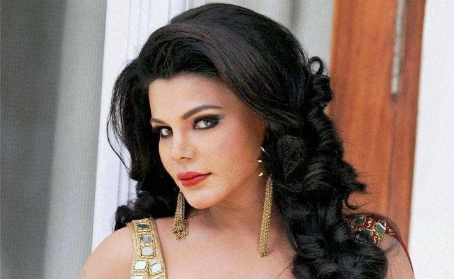 अभिनेत्री राखी सावंत के खिलाफ मुकदमा दर्ज