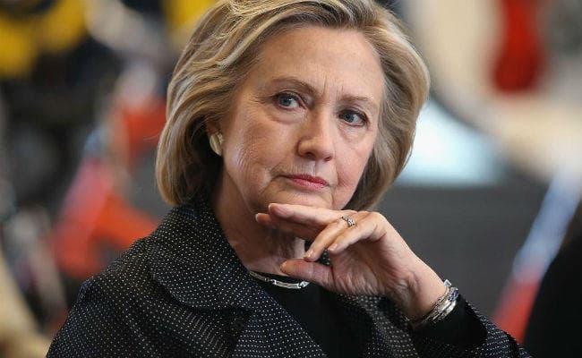 ईमेल लीक मामला : अपने करीबी सहयोगी से हिलेरी ने अमिताभ बच्चन के बारे में पूछा था