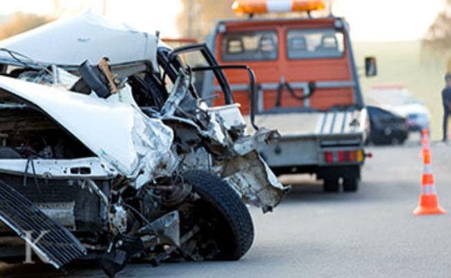 अहमदाबाद : ट्रक-बस की टक्कर में 14 श्रद्धालुओं की मौत