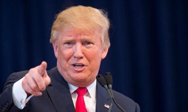 ट्रंप के चुनावी सभा में एक संदिग्ध व्यक्ति के घुसने से अफरा तफरी