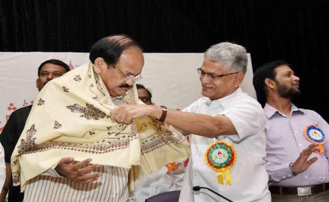 NDTV बैन मुद्दा : नायडू बोले, प्रेस की स्वतंत्रता का उपयोग देशहित में होना चाहिए
