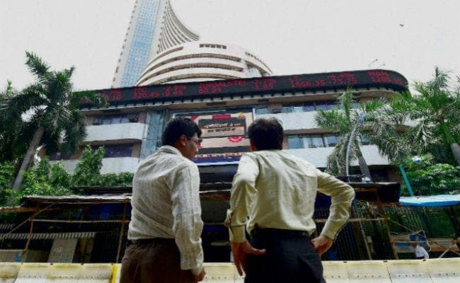 मोदी के फैसले व ट्रंप की बढ़त से बाजार में हाहाकार, 1500 अंक गिरा सेंसेक्‍स