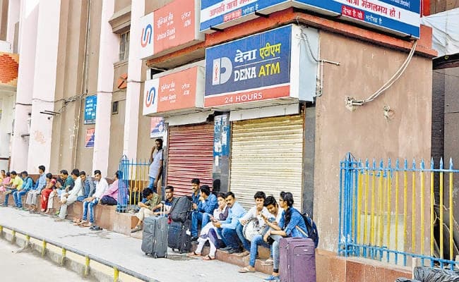 आज से बैंक व डाकघर में बदलिए नोट