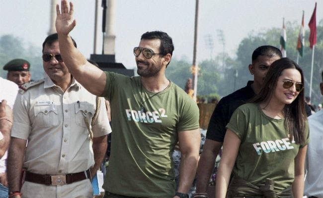 तनिष्‍ठा मुखर्जी के बाद अब जॉन ने खोया आपा, कृष्‍णा के शो से किया वॉकआउट