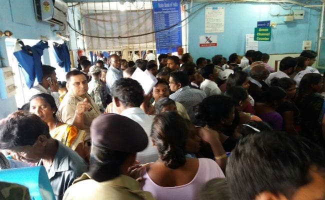 पुराने 500-1000 के नोटों को बदलने के लिए बिहार-झारखंड में अफरा-तफरी का माहौल,  पेट्रोल पंप पर मारपीट