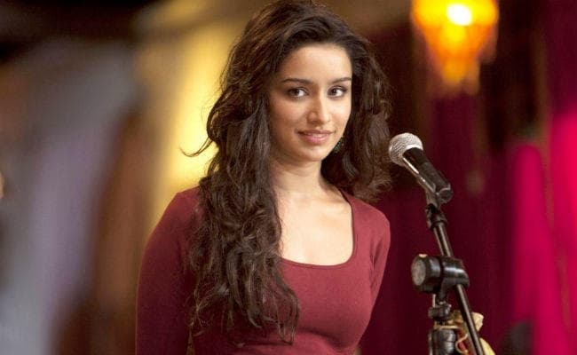 श्रद्धा ने की फरहान अख्‍तर की तारीफ, कहा- गजब के व्यक्ति...