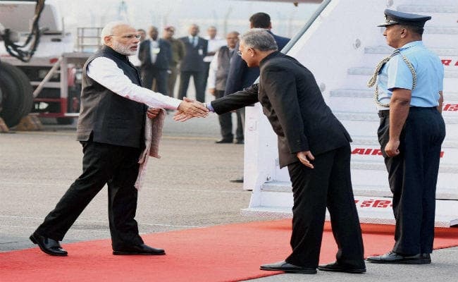 आबे के साथ शिखर स्तरीय वार्ता के लिए मोदी जापान पहुंचे, परमाणु करार होने की संभावना