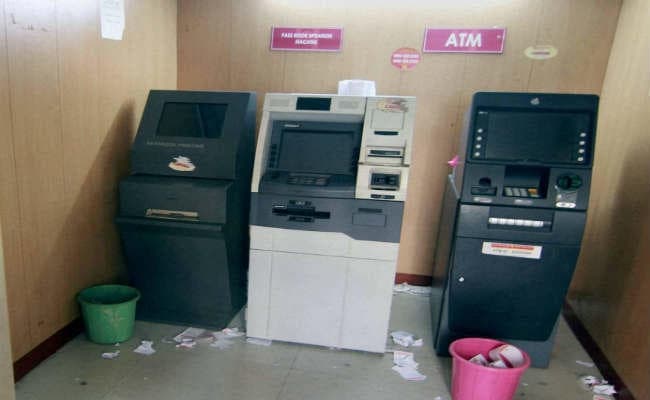 Agra News: पुलिस ने धरे शातिर ATM चोर, हर बार पैसे चोरी करने में होते थे असफल, प्लान बनाकर की गिरफ्तारी
