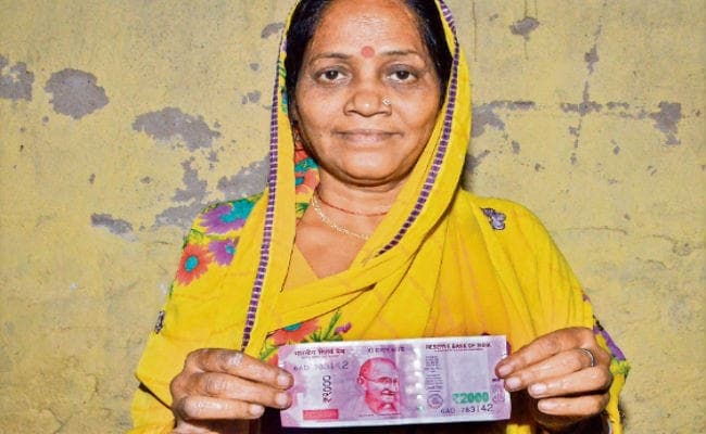 300 करोड़ से ज्यादा रकम जमा 150 करोड़ के पुराने नोट एक्सचेंज